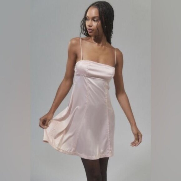 Urban Outfitters Anabella Satin Mini Dress New Medium Ballerina Soft Light Pink - Picture 1 of 7